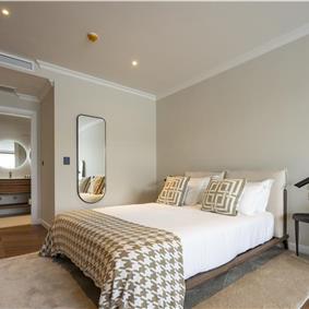 Selection of 5 bedroom seafront villas with heated pool on Ciovo near Trogir, sleeps 10
